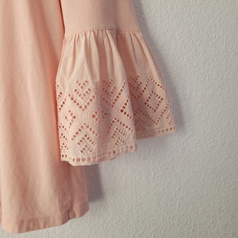 Banana Republic Women's Eyelet Fluted Peach Sleeve Top Size Small - Picture 3 of 4
